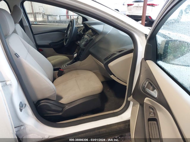 Ford FOCUS SE 2017 1FADP3F25HL259722 Image 5