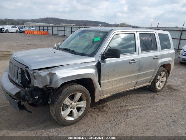 Jeep Patriot Latitude 2014 1C4NJPFB7ED889853 Image 2