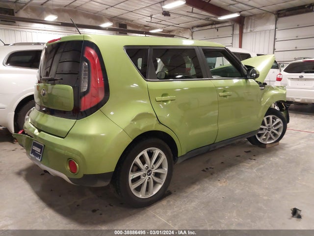KIA SOUL + 2018 KNDJP3A57J7898293 Image 4