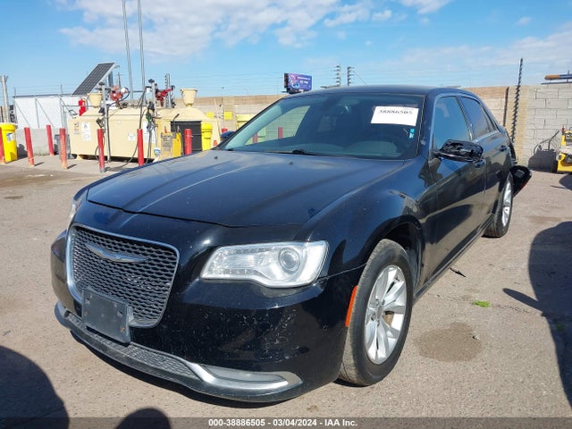 Chrysler 300 Limited 2015 2C3CCAAG8FH820387 Image 2