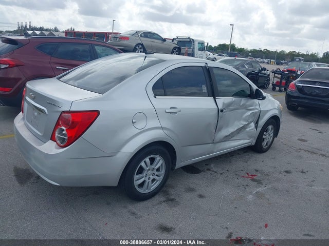 Chevrolet Sonic Lt Auto 2014 1G1JC5SH1E4184787 Image 4