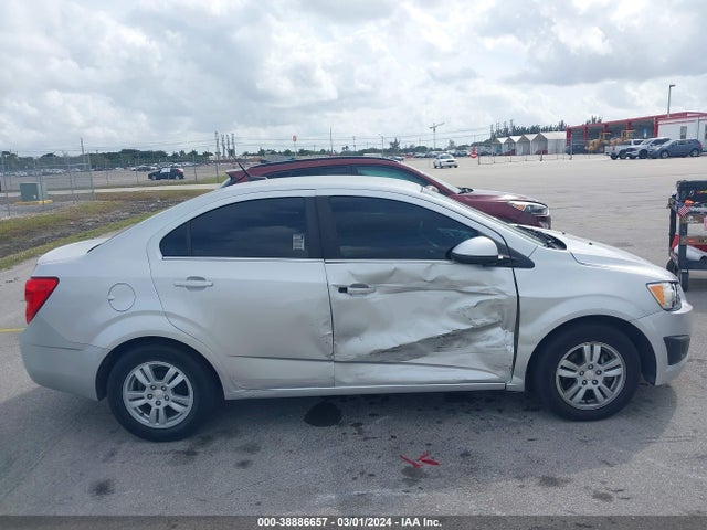 Chevrolet Sonic Lt Auto 2014 1G1JC5SH1E4184787 Image 6