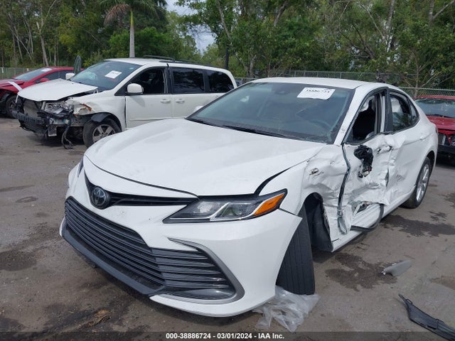 Toyota CAMRY LE 2023 4T1C11AK6PU798521 Image 2