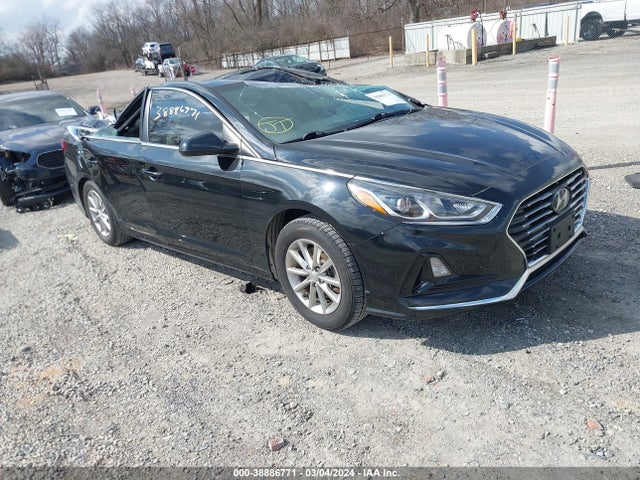 Hyundai SONATA SE 2018 5NPE24AF5JH657987 Image 1