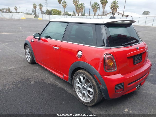 2008 MINI COOPER S WMWMF73518TV34714 Photo 2
