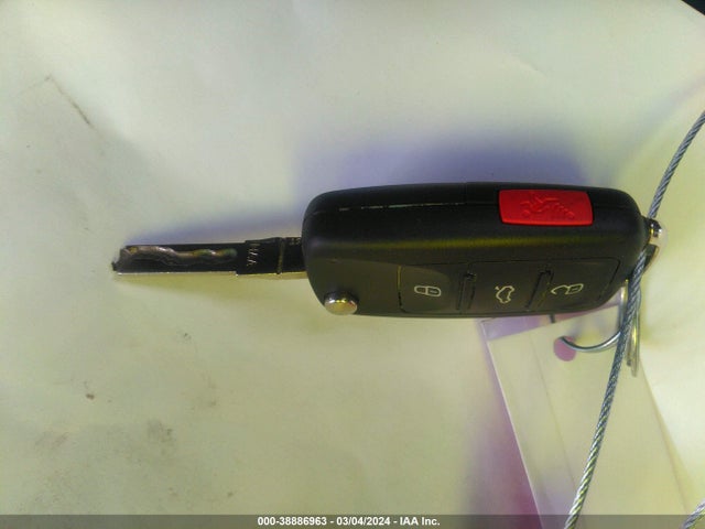 WVGAV7AX7GW599122 Volkswagen TIGUAN S
