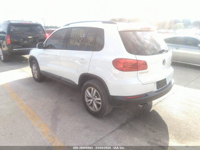 WVGAV7AX7GW599122 Volkswagen TIGUAN S