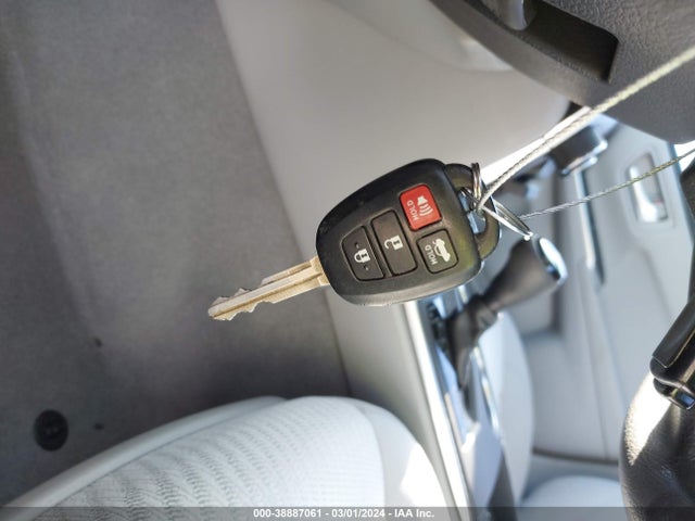 Toyota CAMRY LE 2016 4T4BF1FK0GR550194 Image 11
