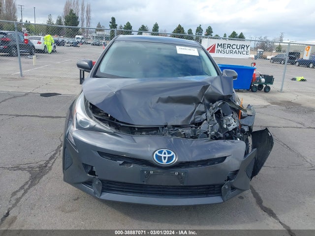 Toyota Prius Two 2016 JTDKBRFU0G3517180 Image 12