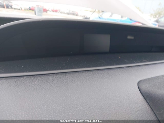 Toyota Prius Two 2016 JTDKBRFU0G3517180 Image 15