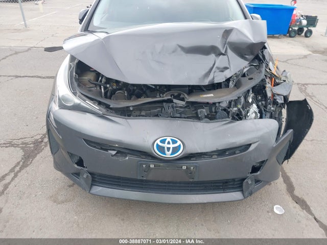 Toyota Prius Two 2016 JTDKBRFU0G3517180 Image 6