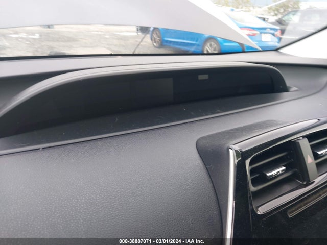 Toyota Prius Two 2016 JTDKBRFU0G3517180 Image 7