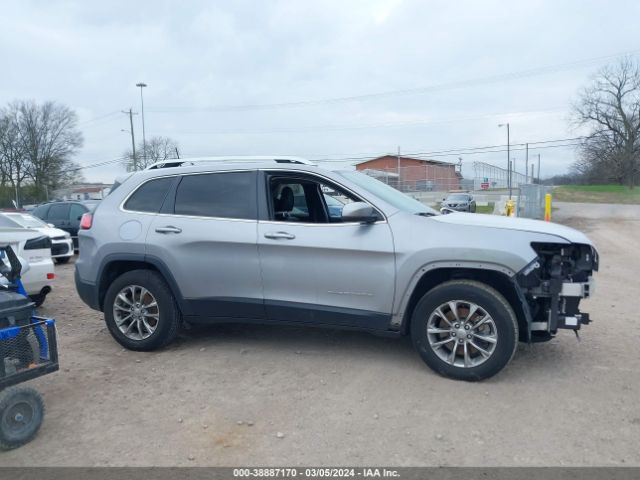 1C4PJMLBXKD319689 Jeep Cherokee Latitude Plus 4x4