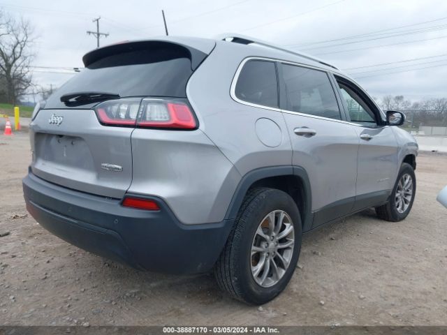 1C4PJMLBXKD319689 Jeep Cherokee Latitude Plus 4x4