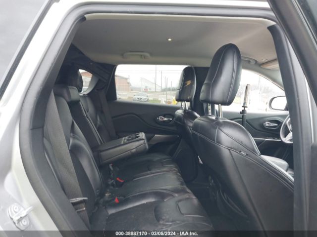 1C4PJMLBXKD319689 Jeep Cherokee Latitude Plus 4x4