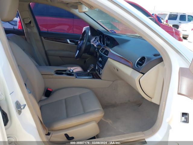 WDDGF4HB0EA968021 Mercedes-Benz C 250 Luxury/sport