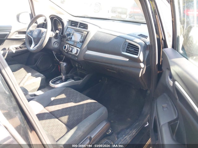 Honda FIT LX 2016 3HGGK5H54GM701039 Image 5