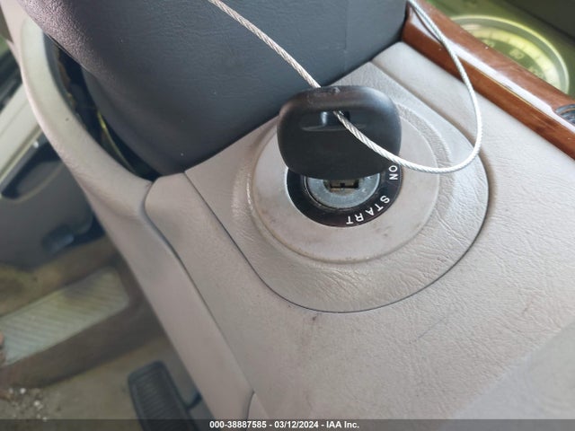 2004 KIA AMANTI VIN: KNALD124145040536