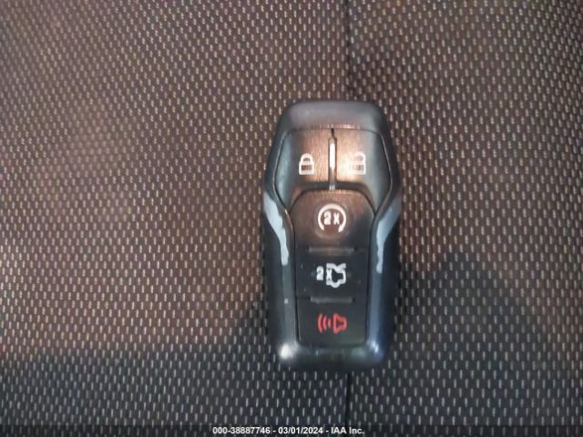 1FA6P8AM0G5301473 Ford Mustang V6