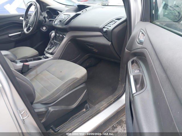 Ford ESCAPE SE 2016 1FMCU9G9XGUB08702 Image 5