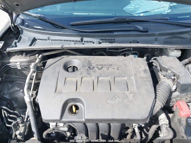2018 TOYOTA COROLLA SE VIN: 2T1BURHE0JC028258