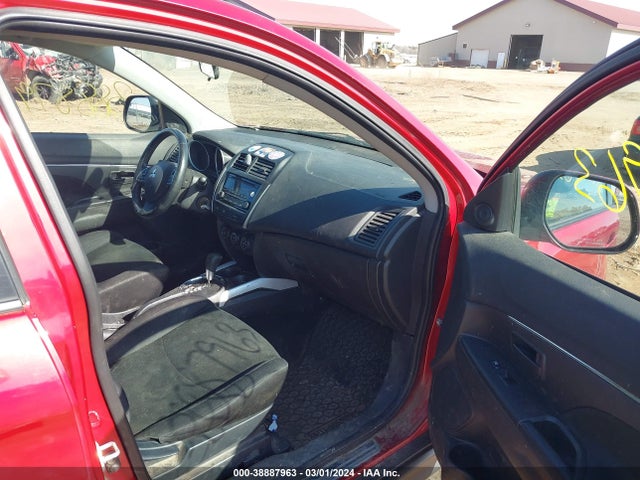 4A4AR3AU2EE010951 Mitsubishi Outlander Sport Es