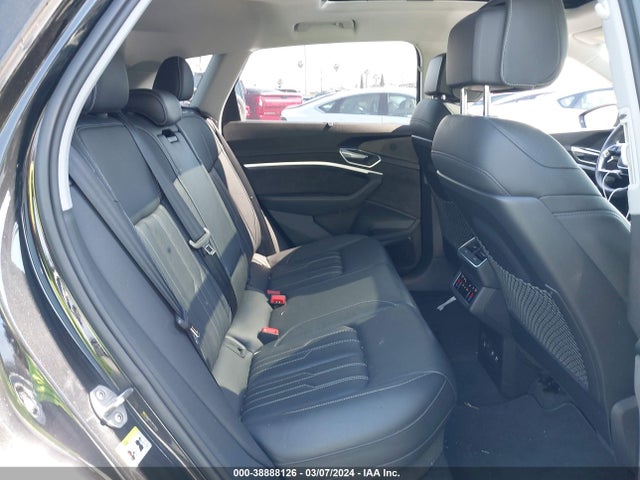 WA1VAAGE5KB022524 Audi E-tron Premium Plus