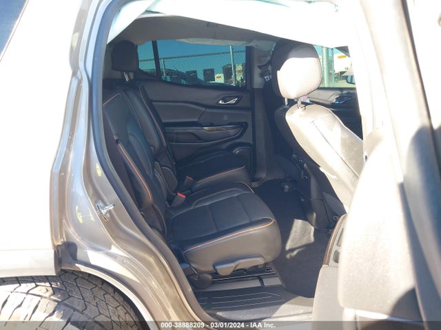 GMC Acadia Awd At4 2023 1GKKNLLS1PZ165882 Image 8