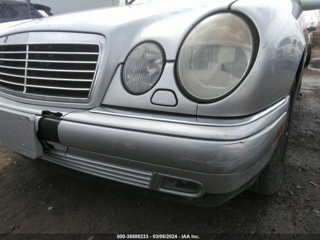 Aukcja sprzedaży 1999 Mercedes-benz E 320 Awd, vin: WDBJH82F9XX013987, numer aukcji: 38888233
