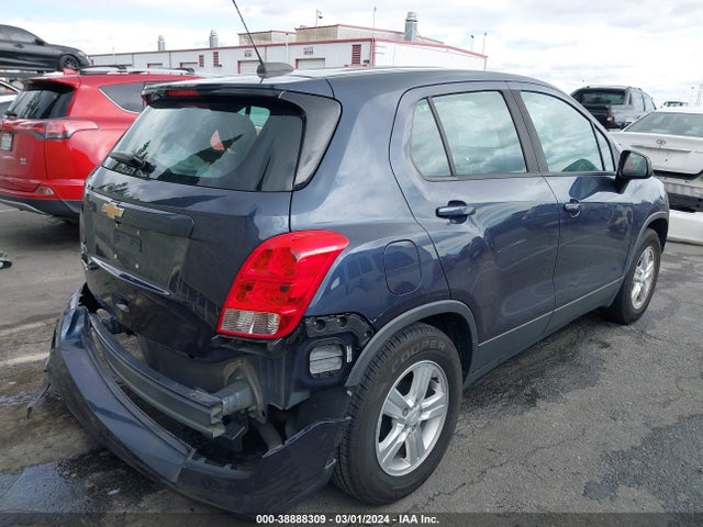 Chevrolet TRAX LS 2019 3GNCJKSB1KL236240 Image 4
