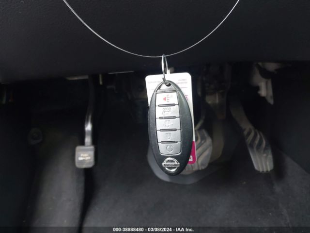 JN8AT2MT7JW456625 Nissan Rogue Sl