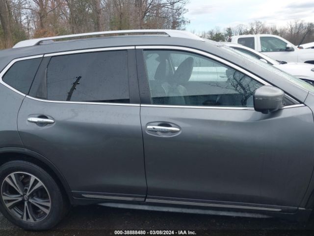 JN8AT2MT7JW456625 Nissan Rogue Sl