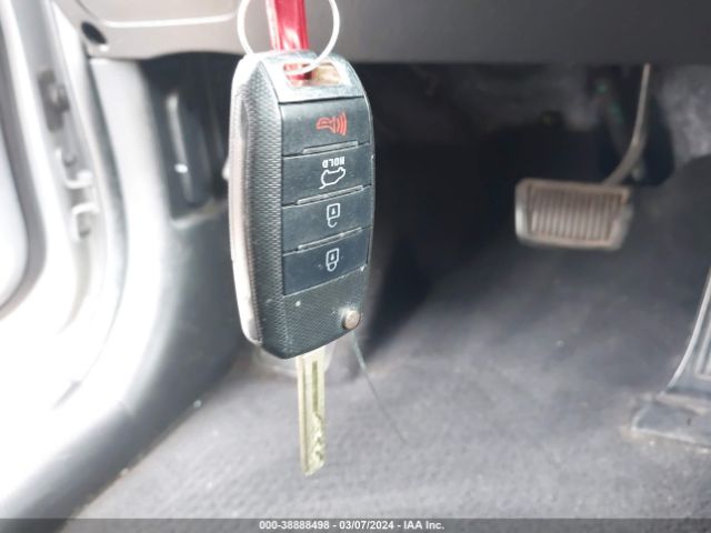 5XYKT3A65EG467114 KIA SORENTO LX