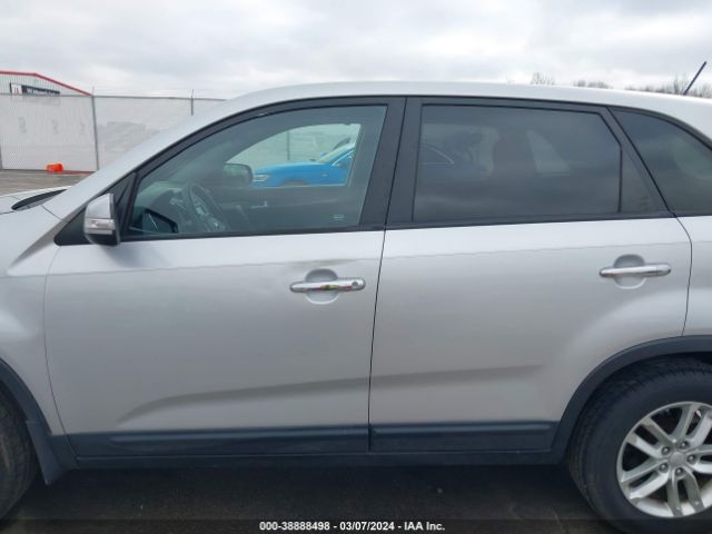 5XYKT3A65EG467114 KIA SORENTO LX