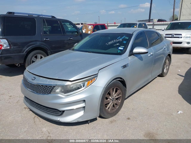 KIA Optima Lx 2018 5XXGT4L38JG217864 Image 2