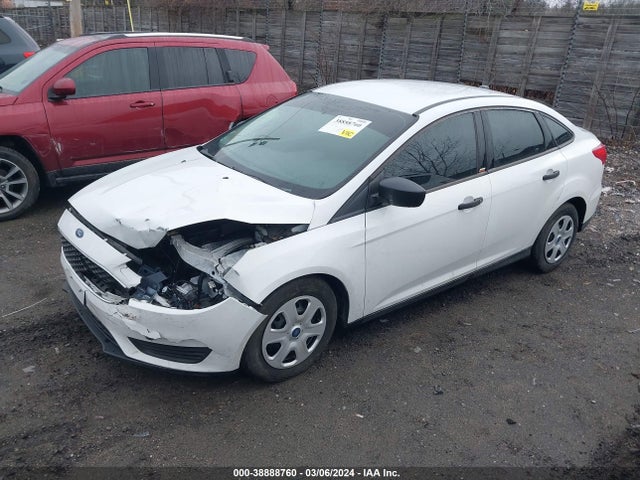 Ford FOCUS S 2018 1FADP3E23JL270774 Image 2