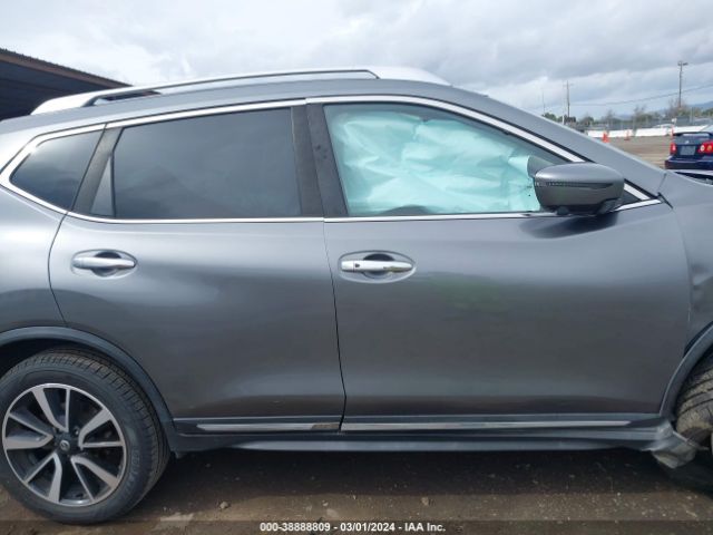 JN8AT2MT6JW487803 Nissan Rogue Sl