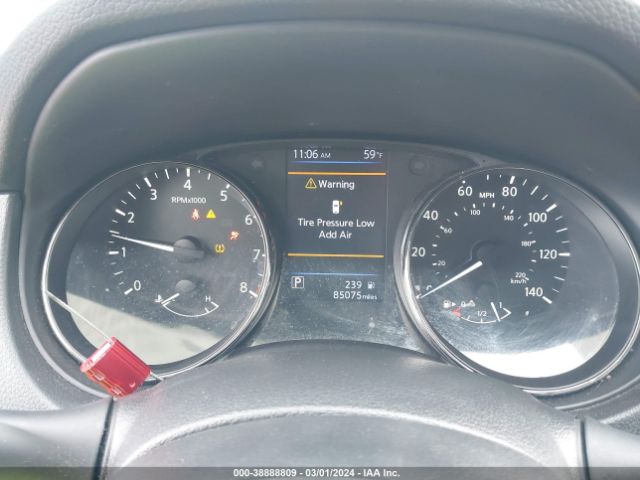JN8AT2MT6JW487803 Nissan Rogue Sl