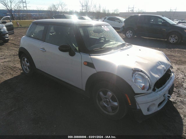2010 MINI COOPER WMWMF3C50ATZ23536 Photo 0