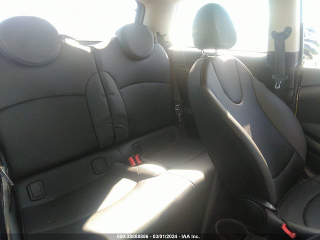 2010 MINI COOPER WMWMF3C50ATZ23536 Photo 7