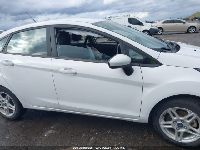 3FADP4BJ2HM122805 Ford FIESTA SE