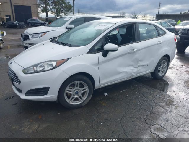 3FADP4BJ2HM122805 Ford FIESTA SE