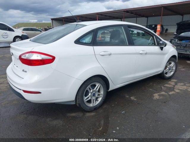 3FADP4BJ2HM122805 Ford FIESTA SE