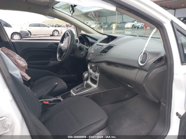 3FADP4BJ2HM122805 Ford FIESTA SE