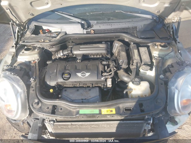 2011 MINI COOPER CLUBMAN WMWZF3C58BT188330 Photo 9