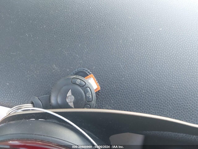 2011 MINI COOPER CLUBMAN WMWZF3C58BT188330 Photo 10