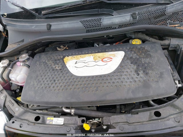 2015 FIAT 500E 3C3CFFGE2FT732730 Photo 9