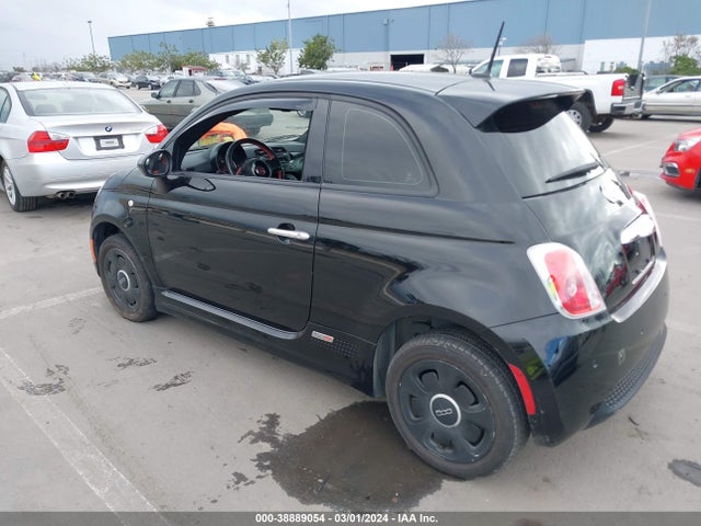 2015 FIAT 500E 3C3CFFGE2FT732730 Photo 2