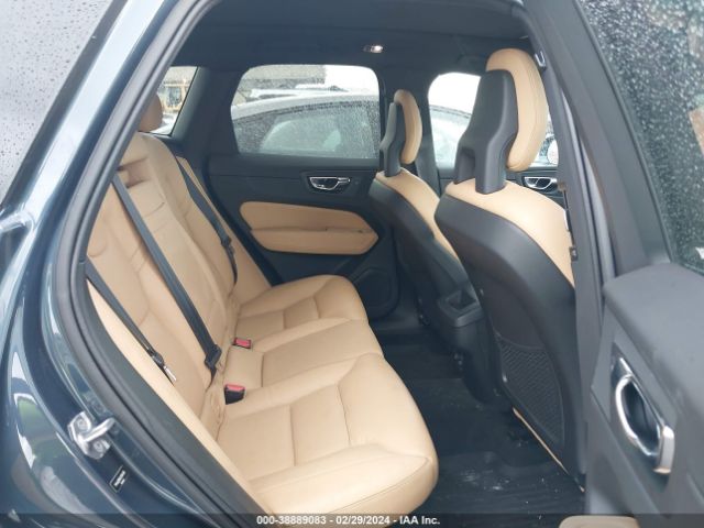 2018 VOLVO XC60 YV4A22RKXJ1044126 Photo 7