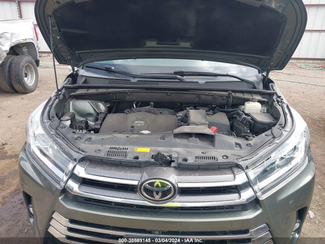Toyota Highlander Limited Platinum 2018 5TDDZRFH1JS804072 Image 10